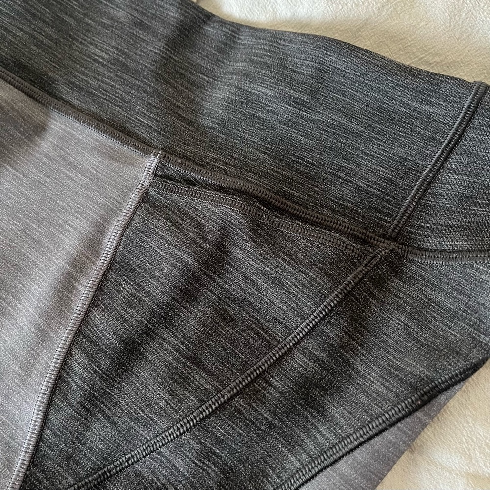 LuluLemon Gray Pant with Side Pockets- Size 6 - Picture 4 of 5
